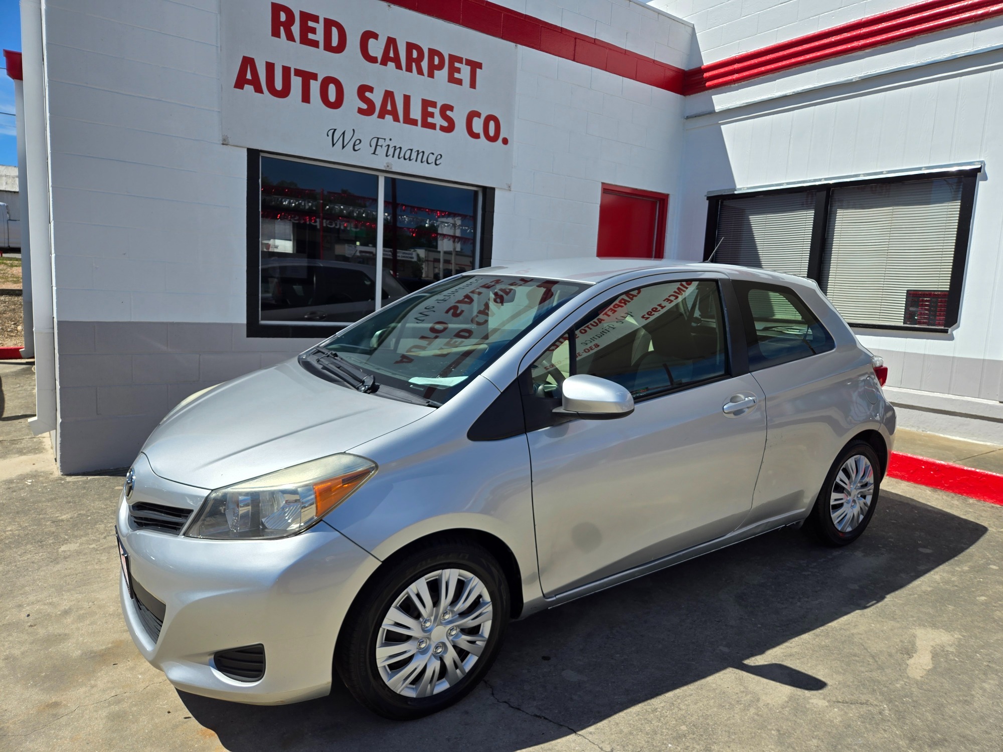 photo of 2014 Toyota Yaris L 3-Door AT